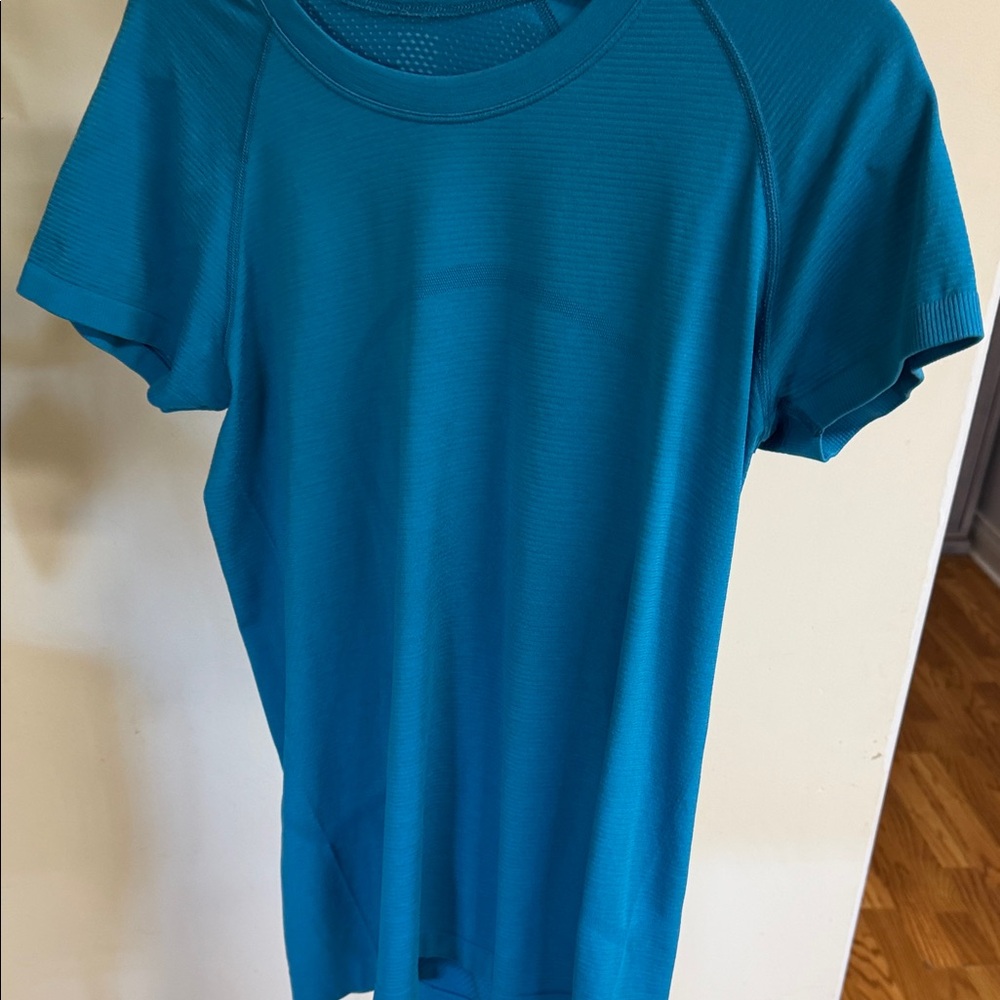 lululemon athletica Blue Short Sleeve Tee